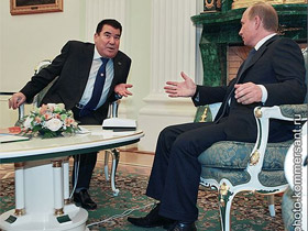 Ниязов и Путин. Фото: "Коммерсант" (с)