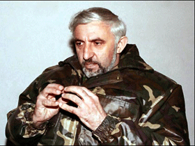 Аслан Масхадов, фото с сайта 2005.NovayaGazeta.Ru