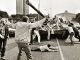 Москвичи против путчистов, август 1991. Фото из блога http://philologist.livejournal.com/