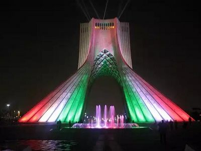 Башня Свободы, символ Тегерана. Источник - http://mirputeshestvii.ru/
