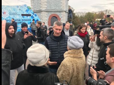 Ройзман на акции в поддержку Навального в Екатеринбурге, Фото:twitter.com/Vorewig