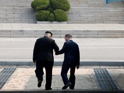 Лидер Северной Кореи Ким Чен Ын и президент Южной Кореи Мун Чжэ Ин. Фото: Reuters