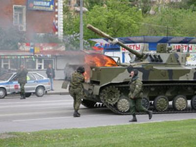 Взрыв БМД-4 после парада Победы. Фото: pshevelev.livejournal.com