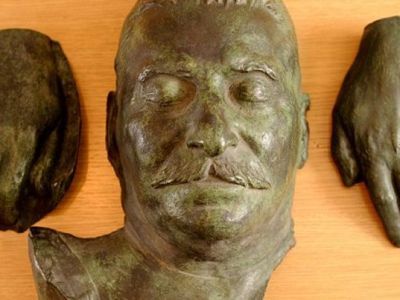 Посмертная маска Сталина. Фото: Yenicag.ru